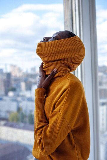 Гольф кольору охра