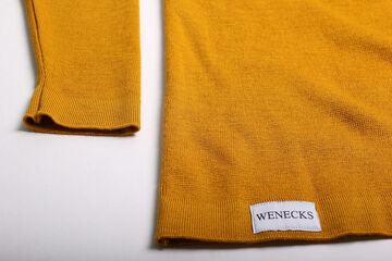 Гольф кольору охра