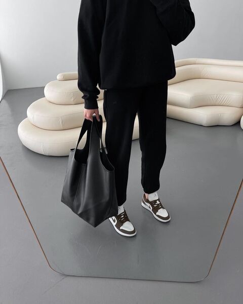 Чорний шопер з  еко-шкіри