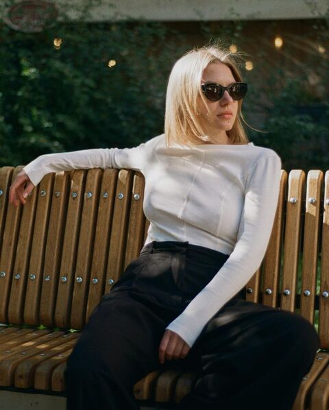 Молочний лонгслів Basic