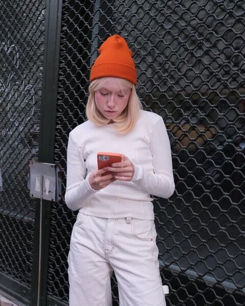 Молочний лонгслів Basic