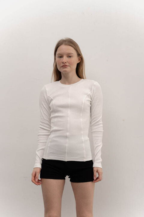 Молочний лонгслів Basic