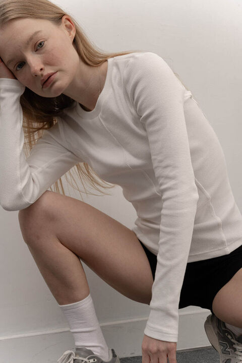 Молочний лонгслів Basic