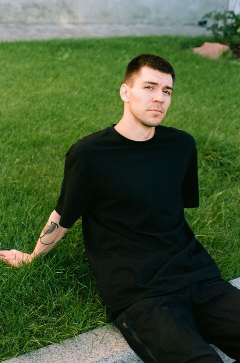 Черная базовая футболка