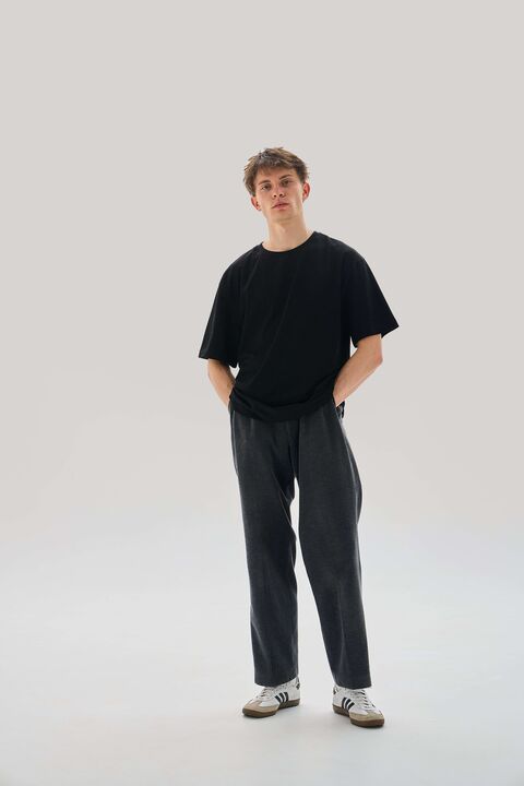 Черная базовая футболка