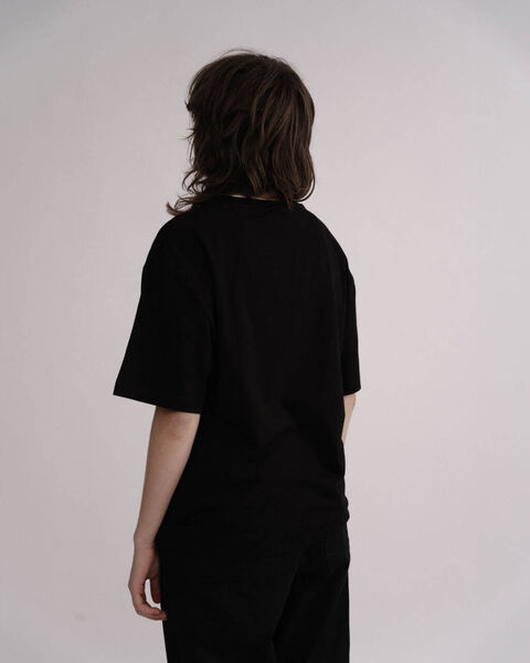 Черная базовая футболка