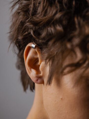 Cuff Simple on top of the ear