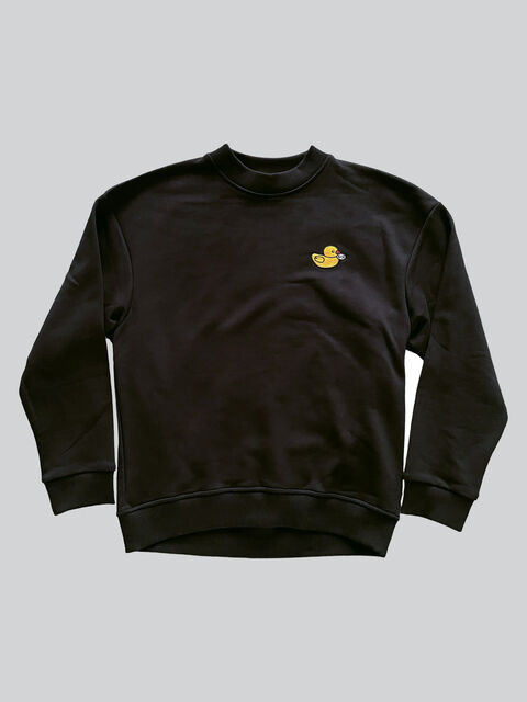 Черный свитшот с вышивкой Уточка