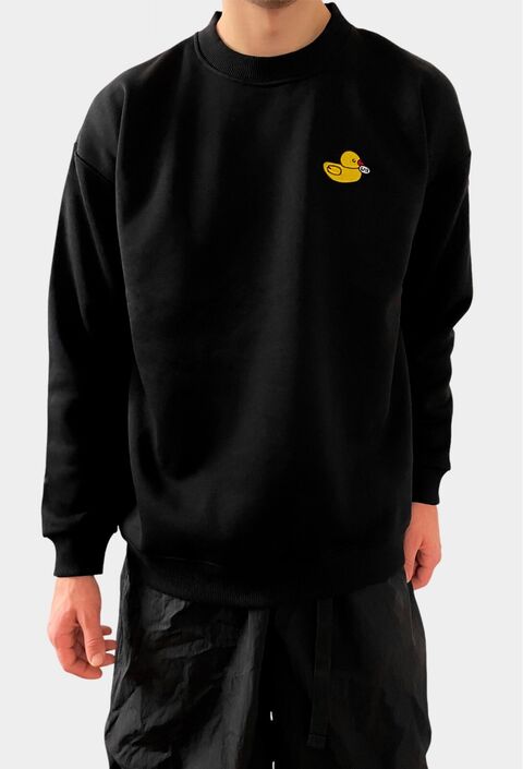 Черный свитшот с вышивкой Уточка