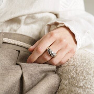 Каблучка Коралова з чорним