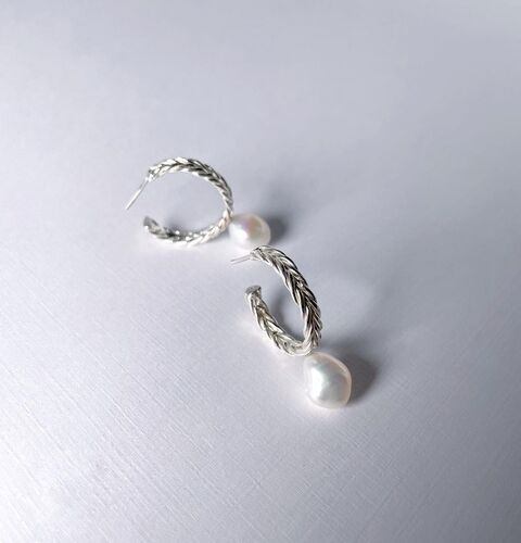 Сережки Коса з білою перлиною