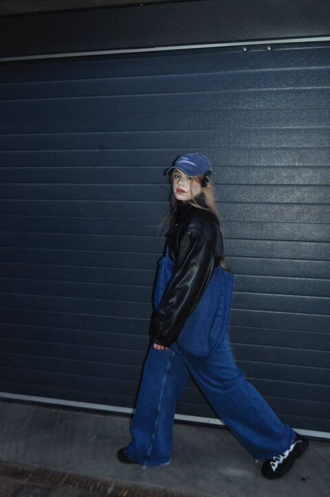 Denim shopper "Bitchin'"