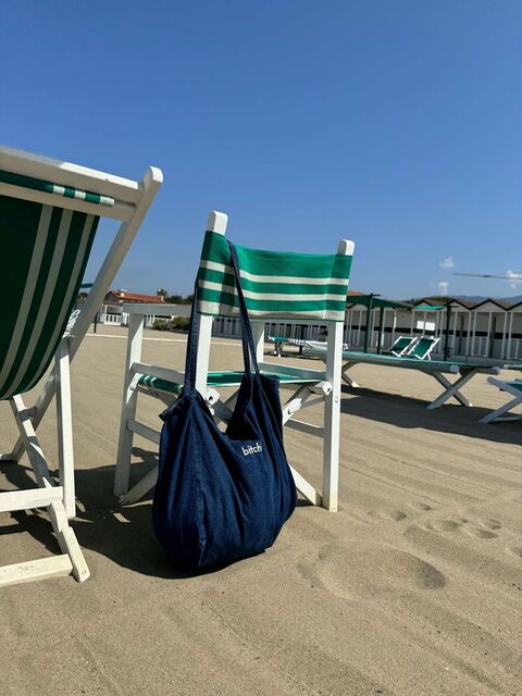 Denim shopper "Bitchin'"