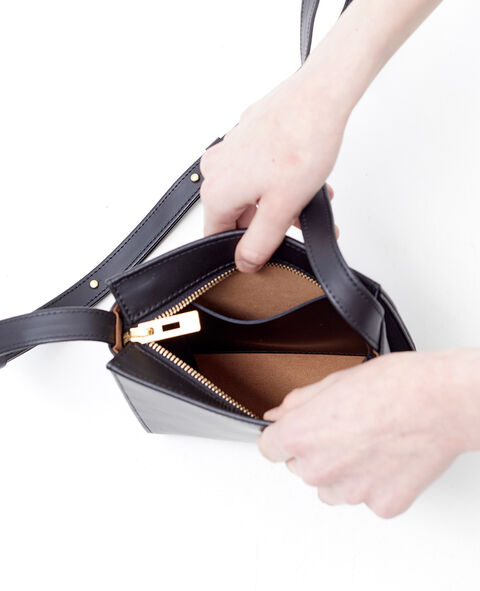 BG122 Black Tuscany Bag