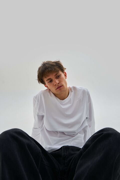 Белый лонгслив