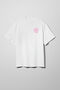 Белая оверсайз футболка ARSC с розовым лого.