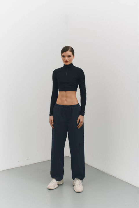 Темно-синие брюки карго