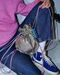 Бежево-серая голографическая сумка с розовым шнурком