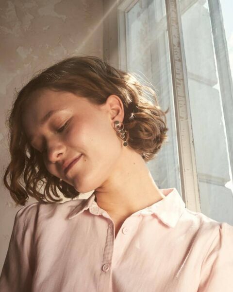 Monoearring Touching