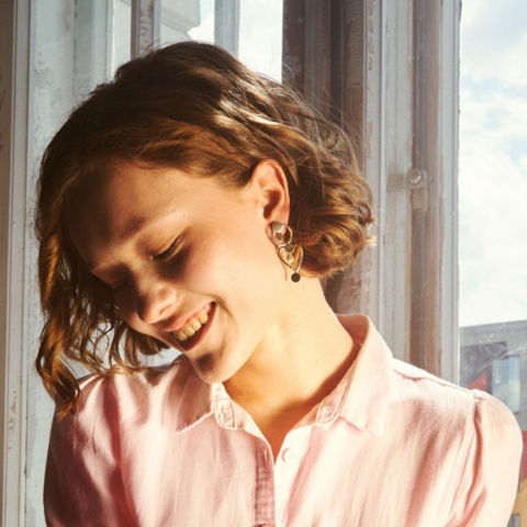 Monoearring Touching