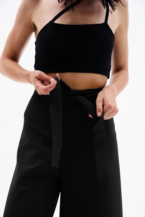 Чорні подовжені штани на запах Right to life