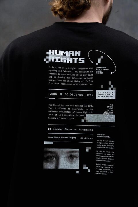 Чорний лонгслів Human Eye