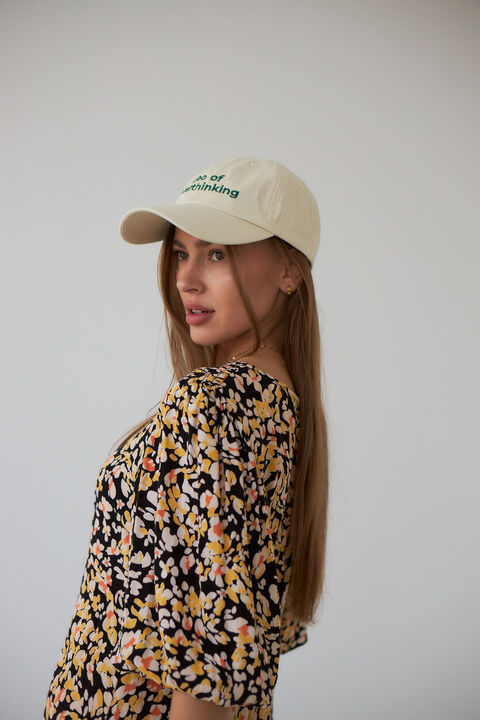 Бежевая кепка Ceo of overthinking