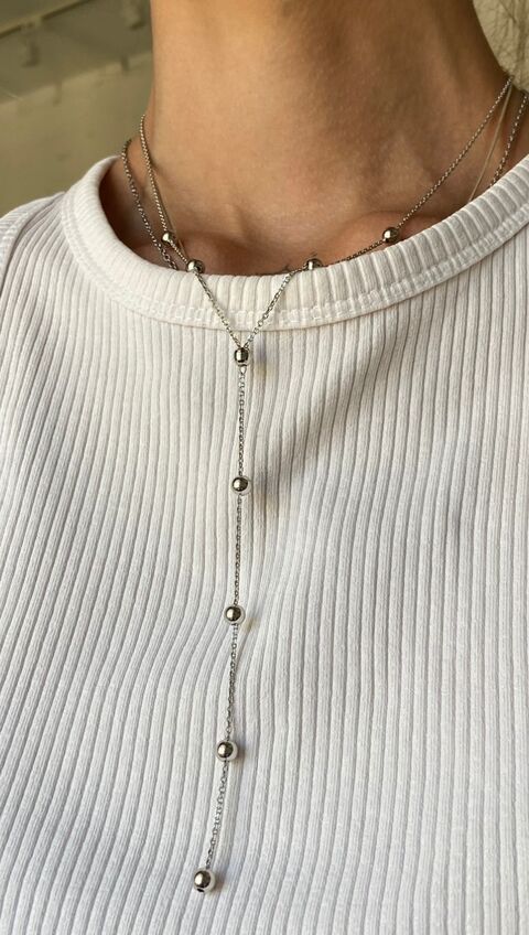 Necklace with silver beads