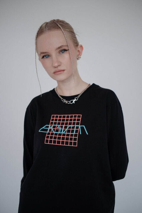 Чорний лонгслів Магнетична троянда