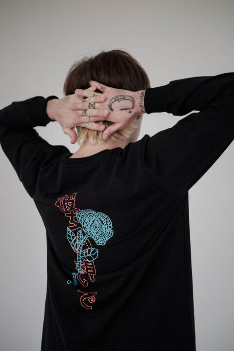 Чорний лонгслів Магнетична троянда