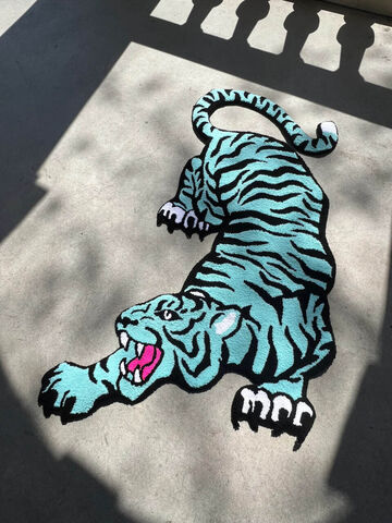 Blue rug Tiger