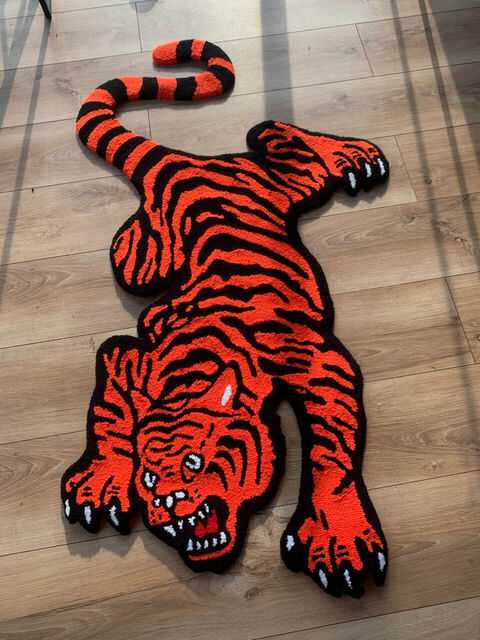 Orange rug Tiger