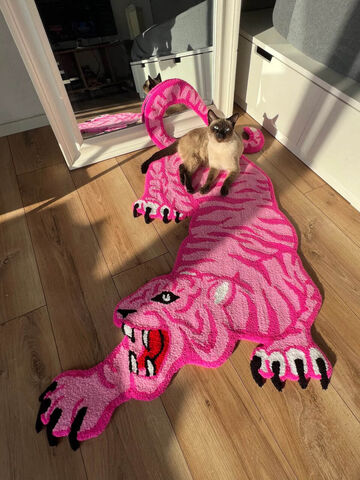 Pink rug Tiger