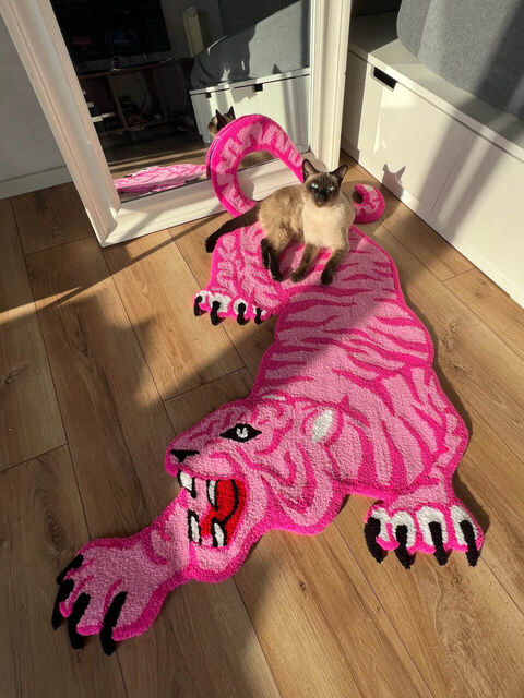 Pink rug Tiger
