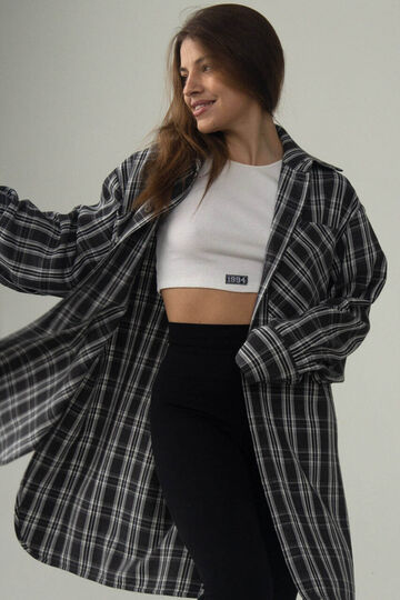 Темно-сіра сорочка у клітинку