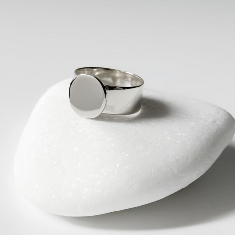 Radiant ring with disc