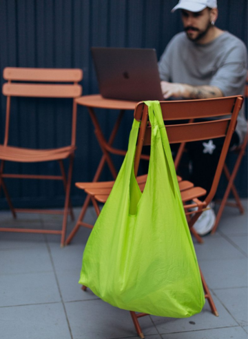 Lime shopper made of recycled plastic bottles