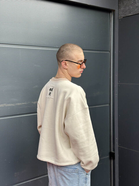 Beige sweatshirt