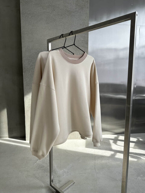 Beige sweatshirt