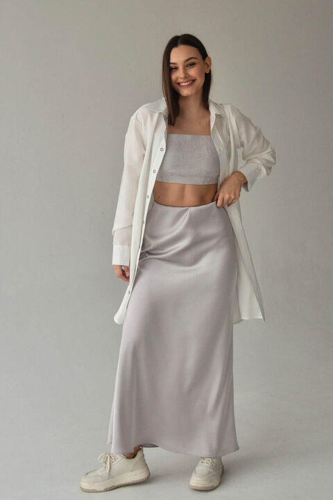 White elongated shirt