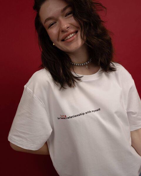 Біла футболка In love relationship with myself
