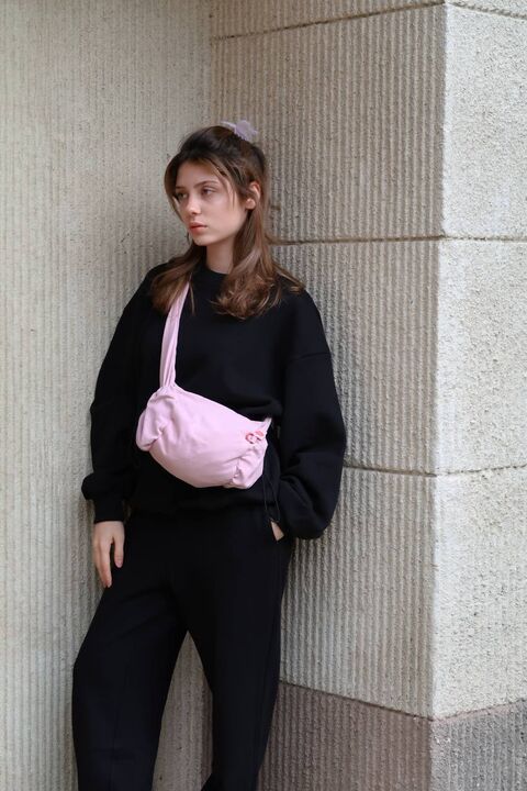Black sweatshirt without insulation