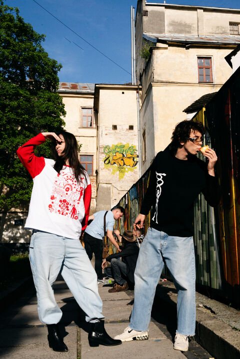 Longsleeve Spring red sleeves