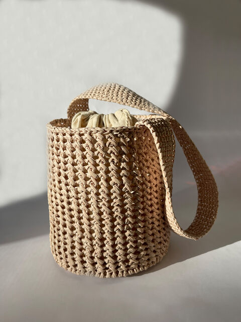 Straw bucket bag
