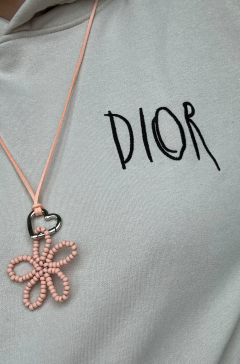 Персикова квітка на персиковому шнурку з карабіном