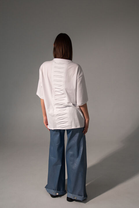 Біла футболка