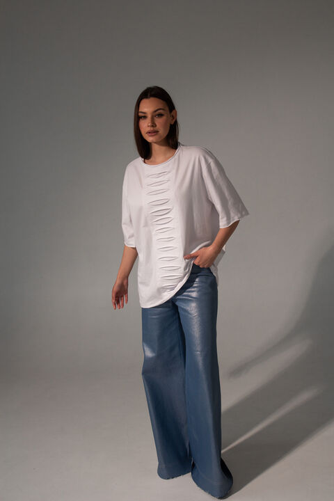 Біла футболка