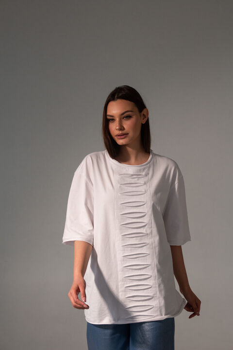 Біла футболка