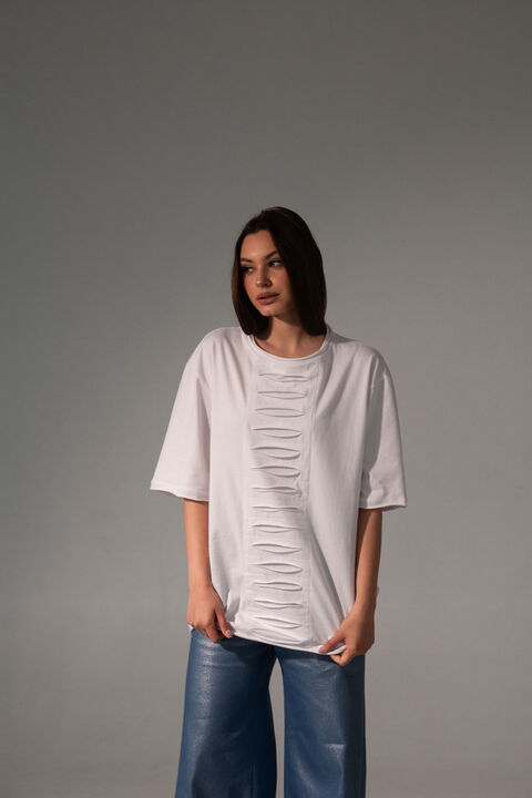 Біла футболка