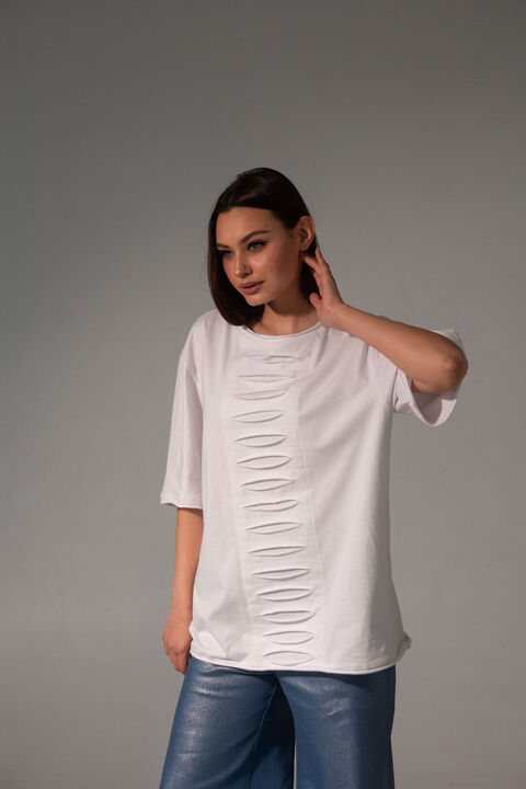 Біла футболка